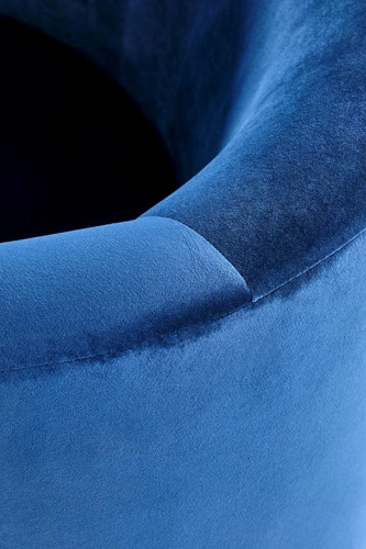 Skandinávské sametové křeslo Calidris do obýváku s područkami modré