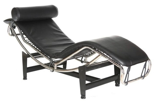 Lehátko chaise longue LC4 inspirované černou kůží do obýváku s nastavitelným sklonem D2.DESIGN