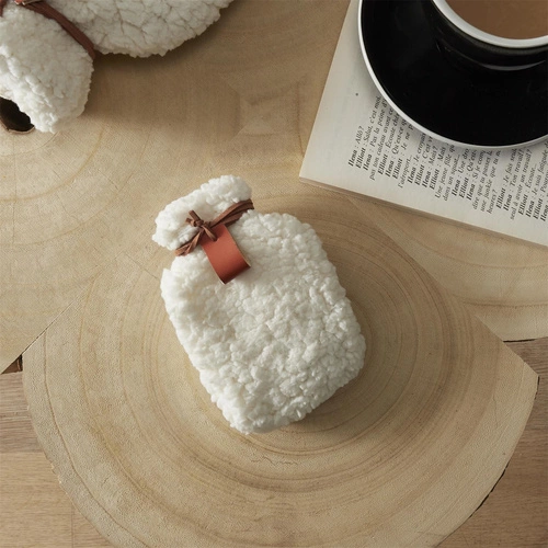 Chlupatý ohřívač rukou bílý