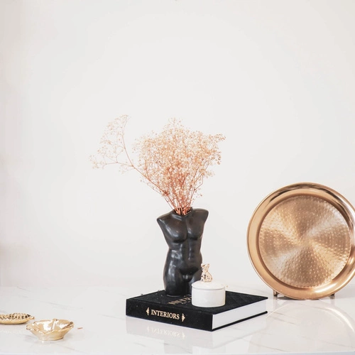 Černá keramická váza Mužský Tors moderní dekorace do obýváku HV decor 24 cm