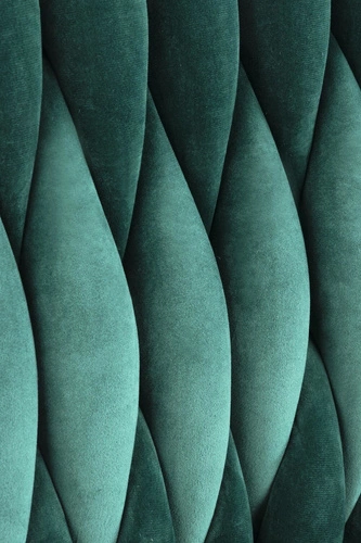 Jídelní židle Lina Intesi zelený samet prošívaná na zlatých nohách moderní