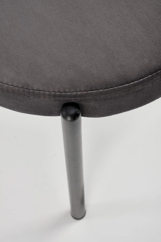 Čalouněná sametová židle Camile šedá do jídelny a obýváku moderní na černých nohách