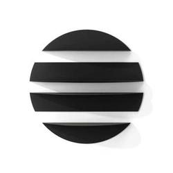 Kulatá černá kovová nástěnná police Solis Umbra moderní na dekorace do obýváku