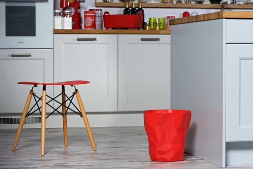 Kancelářský odpadkový koš na papír D2.DESIGN BinBin styl černý moderní 5 l