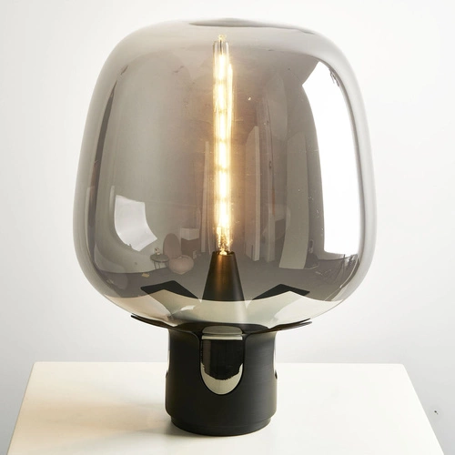 Moderní černá stolní lampa FATA s kouřovým sklem do obýváku nebo ložnice 46 cm Step into Design