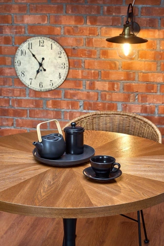 Jídelní kulatý stůl Carmelia 100 cm moderní ořech černá deska na jedné noze Intesi