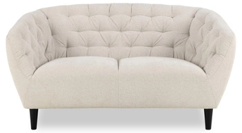 Dvojsedací pohovka Ria béžová prošívaná do obýváku skandinávský styl na dřevěných nohách Actona