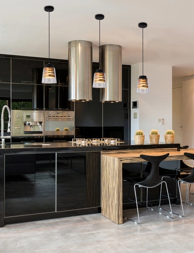 Závěsné svítidlo Fresno černé sklo nastavitelné do kuchyně a jídelny 120 cm