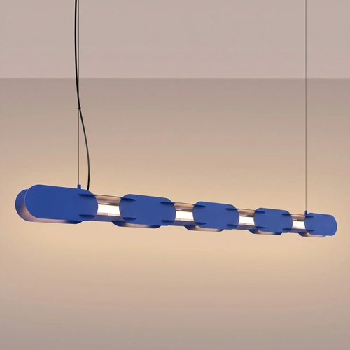 Závěsné LED svítidlo CHAIN 158 ultramarínové nad ostrůvek moderní