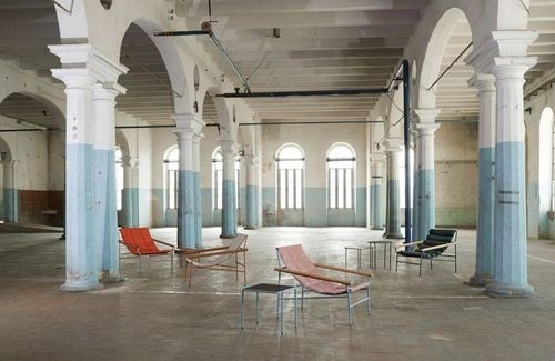 Relaxační křeslo Dress_Code Fashion do obýváku moderní látkové glamour s odnímatelným potahem