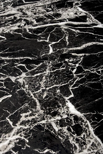 Kulatý skleněný stůl Amber černý mramor zlatý moderní glamour do jídelny 100 cm Intesi