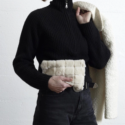 Intesi cestovní šperkovnice chlupatá krémová boho na zip