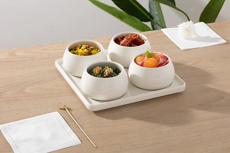 Servírovací sada na předkrmy Nora bílá z glazované keramiky na kulatém tácu 5five