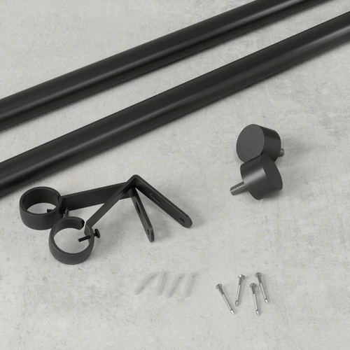 Jednoduchá černá garnýž Umbra Cappa do obýváku, nastavitelná 168–305 cm, moderní