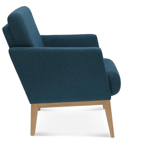 Kožené křeslo Montana FAMEG moderní do obýváku a kanceláře dub premium