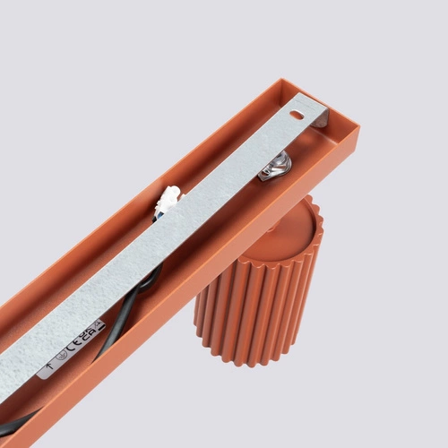 Stropní svítidlo Karbon 3L červené minimalistické hliníkové do obýváku s nastavitelným stínidlem