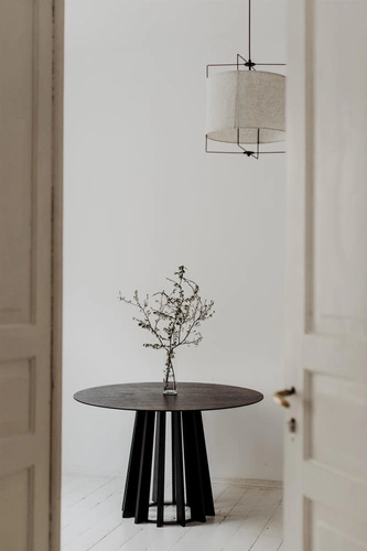 Jídelní kulatý stůl TAVLE NORDIFRA černý dub moderní 120 cm na jedné noze