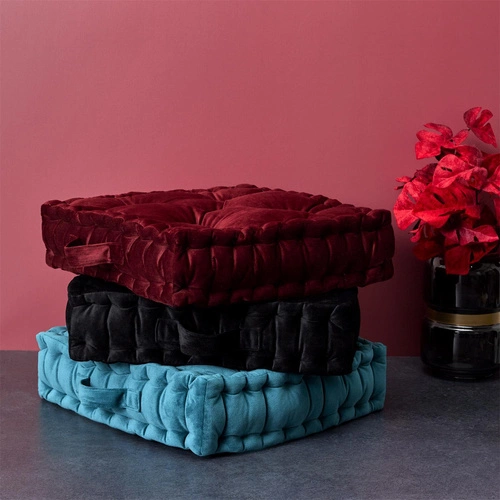 Prošívaný dekorativní polštář Intesi 40x40 cm bordó do obýváku a ložnice