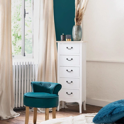 Bílá komoda se zásuvkami Chrysa 113 cm vysoká do ložnice a předsíně Atmosphera