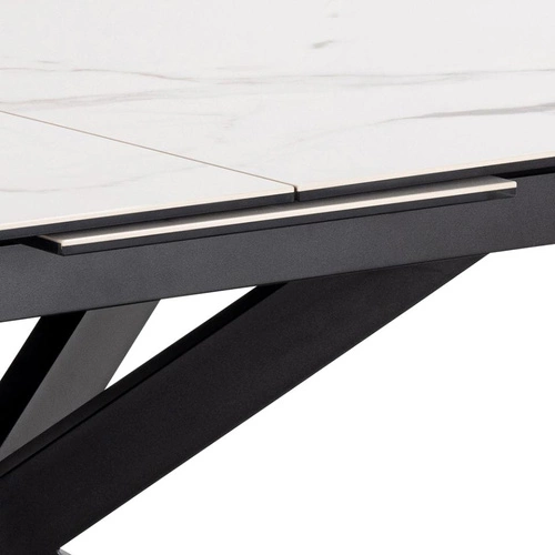 Rozkládací jídelní stůl Irwine Akranes bílá keramická deska černé nohy moderní 168–210x90 cm