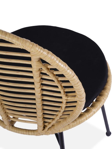 Ratanová jídelní židle Rotin boho na černé ocelové podnoži do jídelny a obýváku Intesi