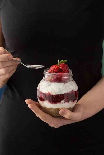 Sklenice dóza 400 ml Strawberry Fruit KILNER