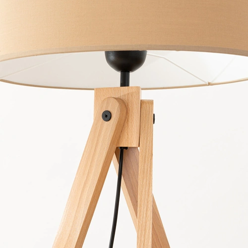 Stojací lampa do obýváku NATT moderní dřevěný trojnohý podstavec s taupe stínidlem 140 cm