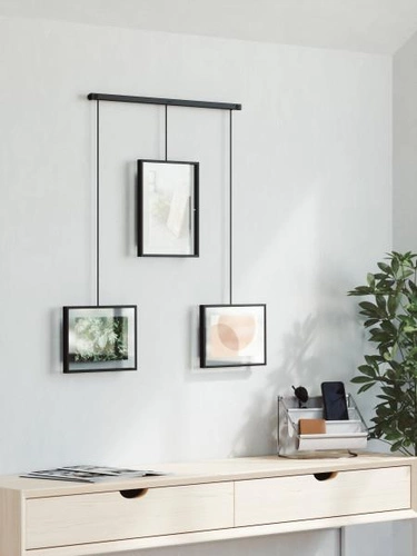 Černý multirám na fotografie 10x15 a 13x18 Umbra Exhibit moderní na zeď