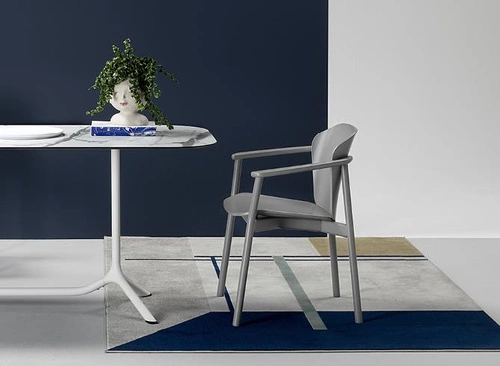 Dřevěná jídelní židle FINN šedá s područkami moderní SCAB Design