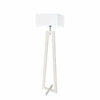 Bílá stojací lampa do obýváku Jawa Lysne moderní dřevěná s látkovým stínidlem 138 cm