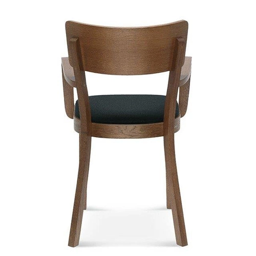 Čalouněná dřevěná židle Fameg Solid do jídelny a obýváku s područkami na míru