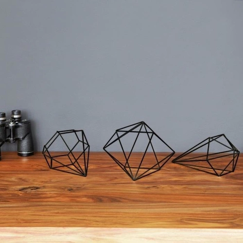 Kovová nástěnná dekorace Prisma Black Umbra geometrická černá ozdoba do obýváku