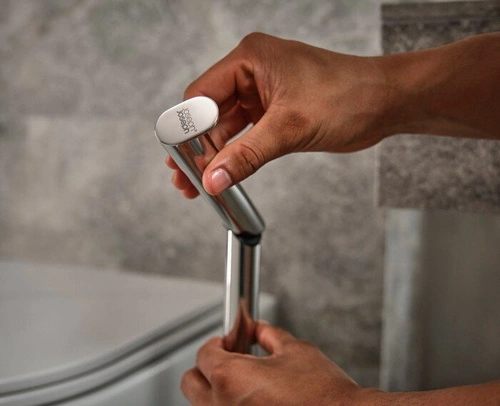 Stojan na toaletní papír Joseph Joseph Easystore Luxe stříbrný nerez moderní do koupelny