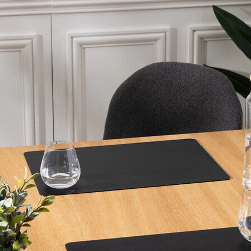 Černá prostírka na stůl Tenor 45x30 cm moderní obdélníková do jídelny