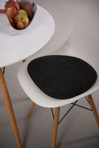 Filcový sedák na židli Intesi Side Chair tmavě šedý do jídelny 36x41
