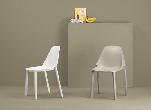 Zahradní a banketní stohovatelná židle PIU SCAB Design béžová plastová