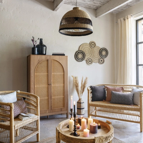 Přirozené křeslo Malevio v češtině.