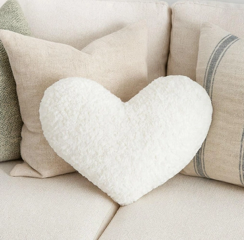 Dekorační polštář srdce bouclé Atmosphera do obýváku a dětského pokoje ecru