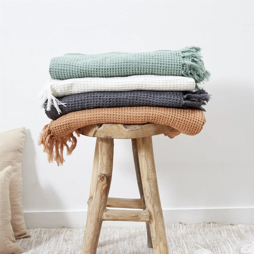 Intesi Waffle bílá bavlněná deka 150x200 cm hřejivý pléd na postel a pohovku