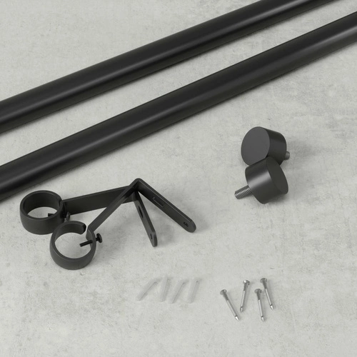 Jednoduchá záclonová tyč Umbra Cappa černá nastavitelná 91–167 cm moderní do obývacího pokoje