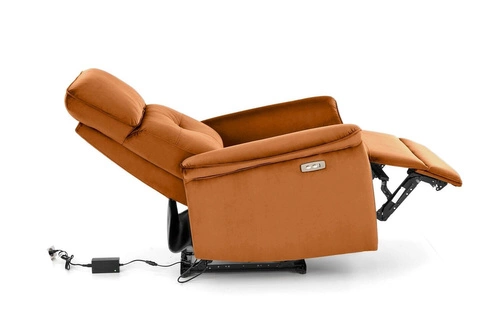 Rozkládací křeslo do obýváku Karlin Velvet skořicový samet s USB moderní ušák Intesi