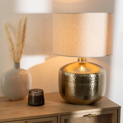 Noční lampička do ložnice Kais Atmosphera moderní zlatá s kovovým stínidlem 52 cm