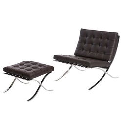 Odpočinkové křeslo BA1 z pravé kůže s podnožkou inspirované Barcelona do obýváku