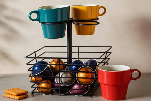 Stojan s 4 hrnky 260 ml a košíkem