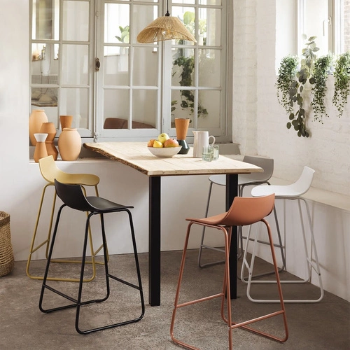 Barová židle Otac 66 cm černá s opěrkou moderní kovová do kuchyně Atmosphera