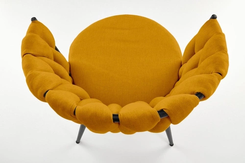 Čalouněná jídelní židle Wendy v hořčicové barvě, moderní, na černých nohách, do jídelny a obýváku Intesi