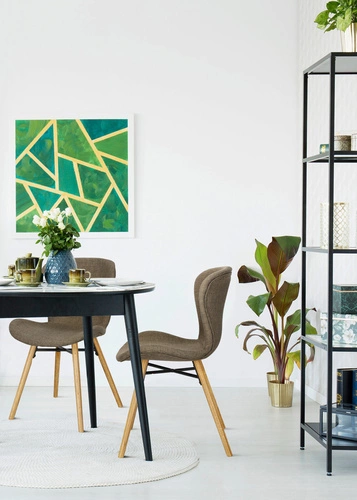 Čalouněná židle Batilda Actona do jídelny a obýváku dubová khaki v boho stylu