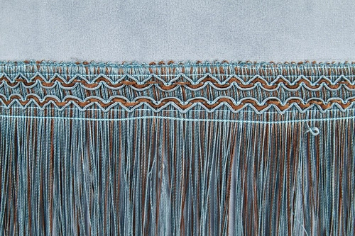 Modrý kulatý taburet Dalma s čalouněním a zlatými nohami do obýváku a ložnice 39 cm