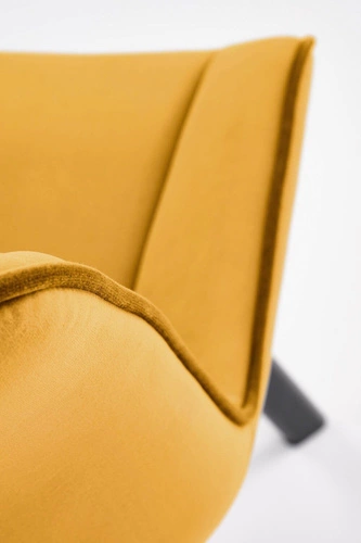 Otočná židle Veroniq čalouněná sametem hořčicová do jídelny a obývacího pokoje moderní