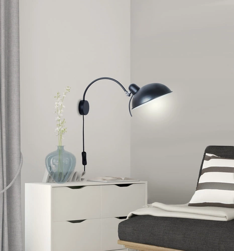 Nástěnná lampa Nora černá kovová s ramenem a vypínačem do ložnice a obýváku